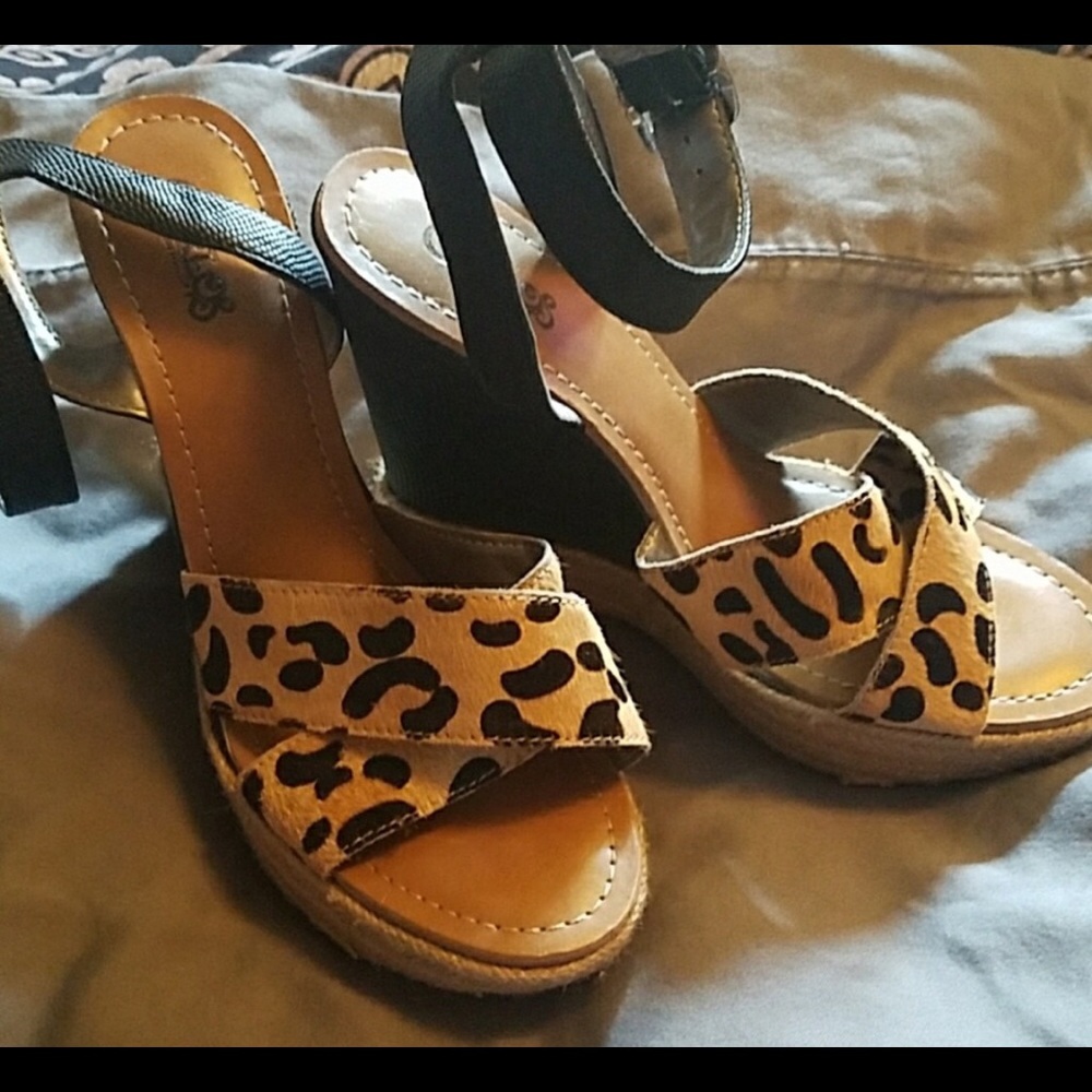 Carlos Santana wedges size 8 1/2